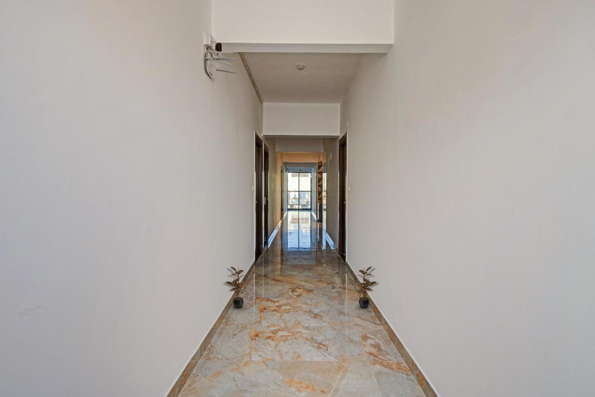 Super Collection O Petals Otium Business Hotel Bangalore Exterior photo