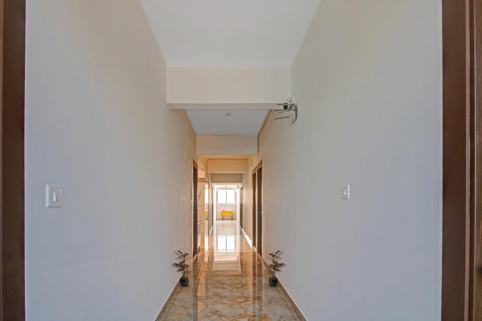 Super Collection O Petals Otium Business Hotel Bangalore Exterior photo