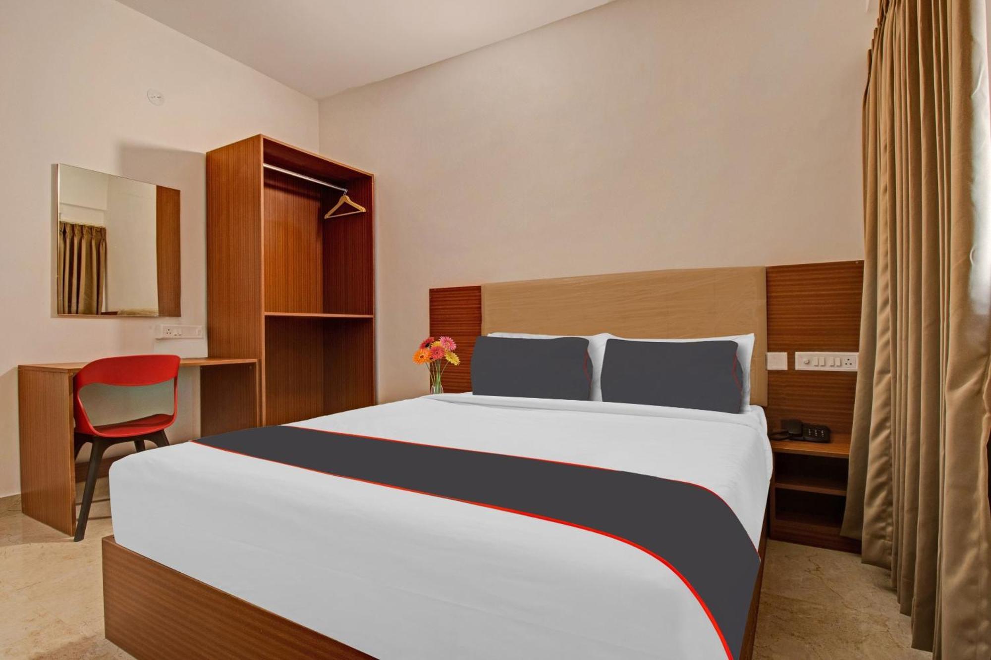 Super Collection O Petals Otium Business Hotel Bangalore Exterior photo
