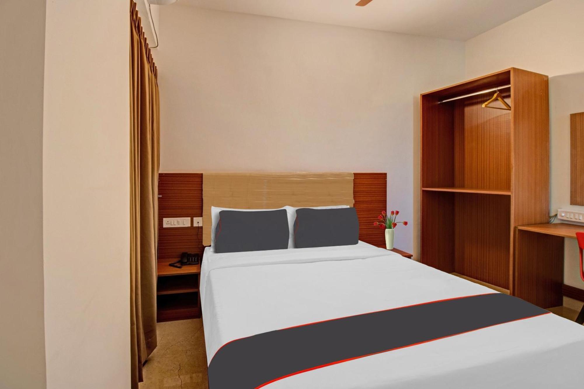 Super Collection O Petals Otium Business Hotel Bangalore Exterior photo