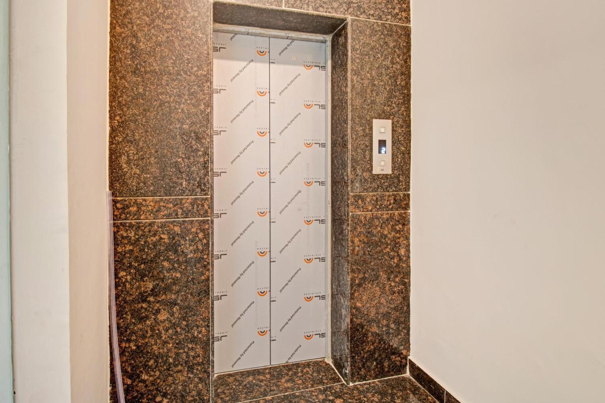 Super Collection O Petals Otium Business Hotel Bangalore Exterior photo
